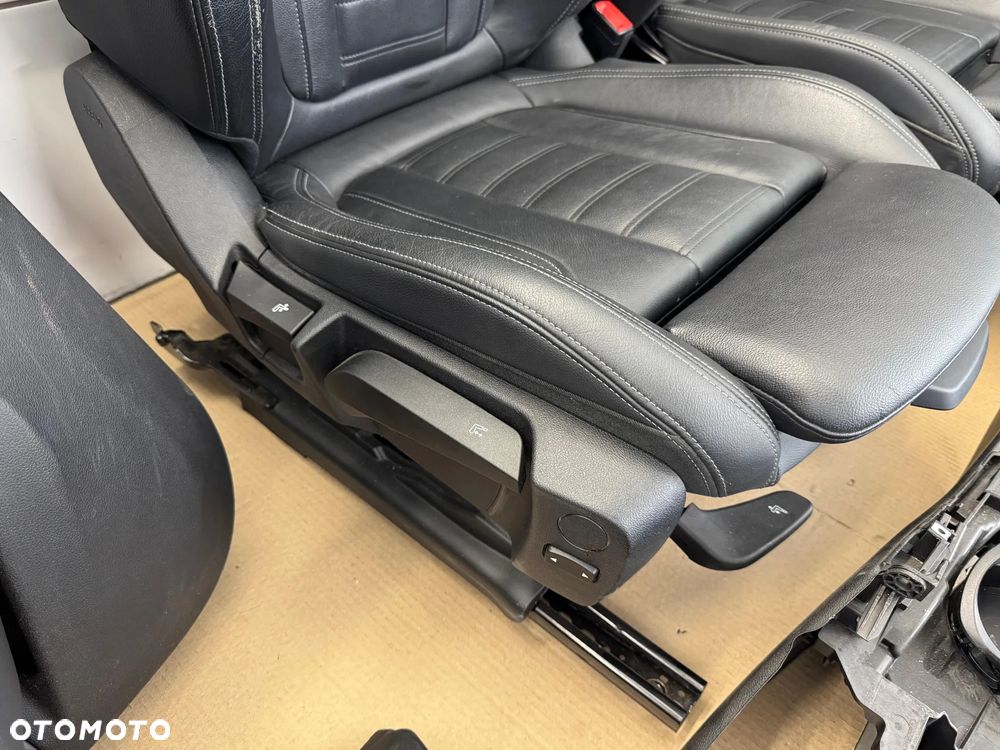Wnętrze fotele kanapa boczki skóra BMW G20 - 3