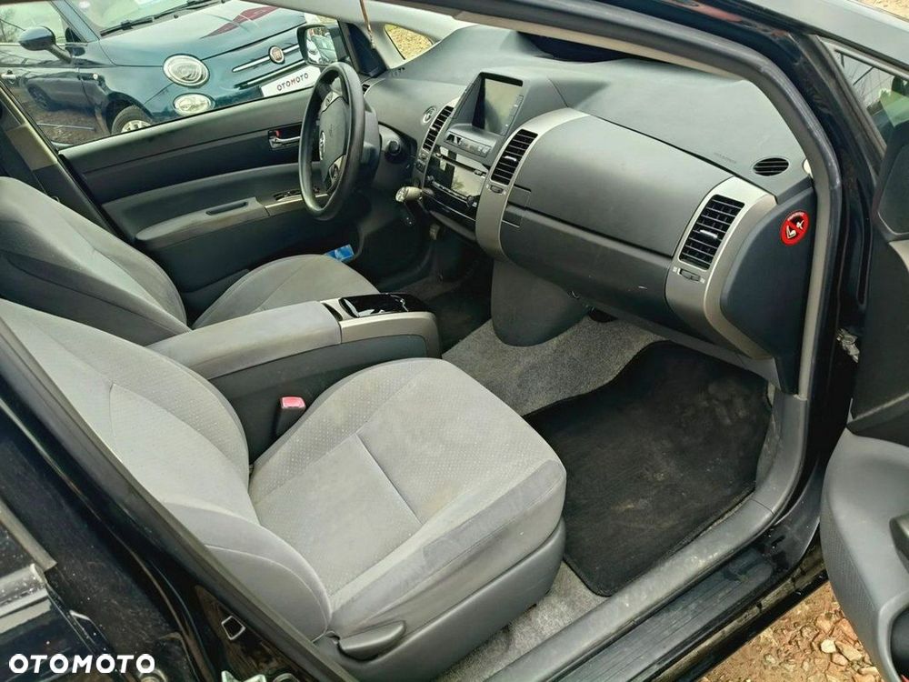 Toyota Prius - 16