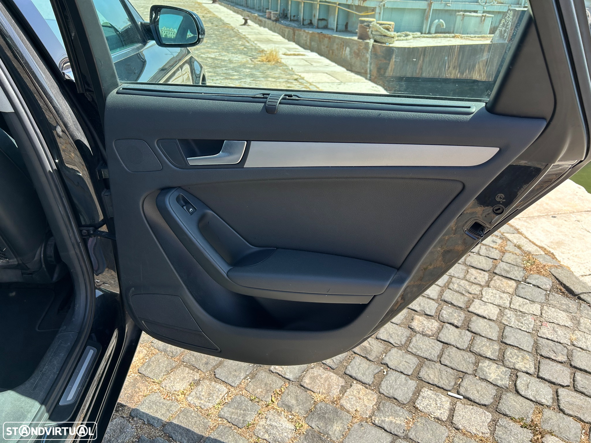 Audi A4 Avant 2.0 TDI Advance - 13