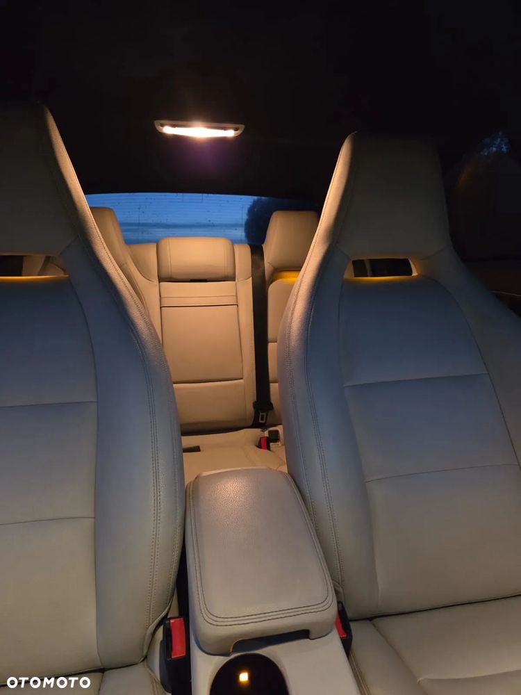 Mercedes-Benz CLA 250 7G-DCT - 12