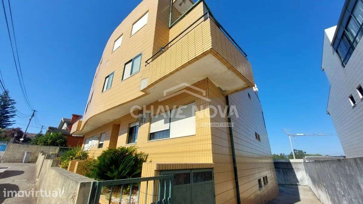 T2 no último piso com terraço AF
