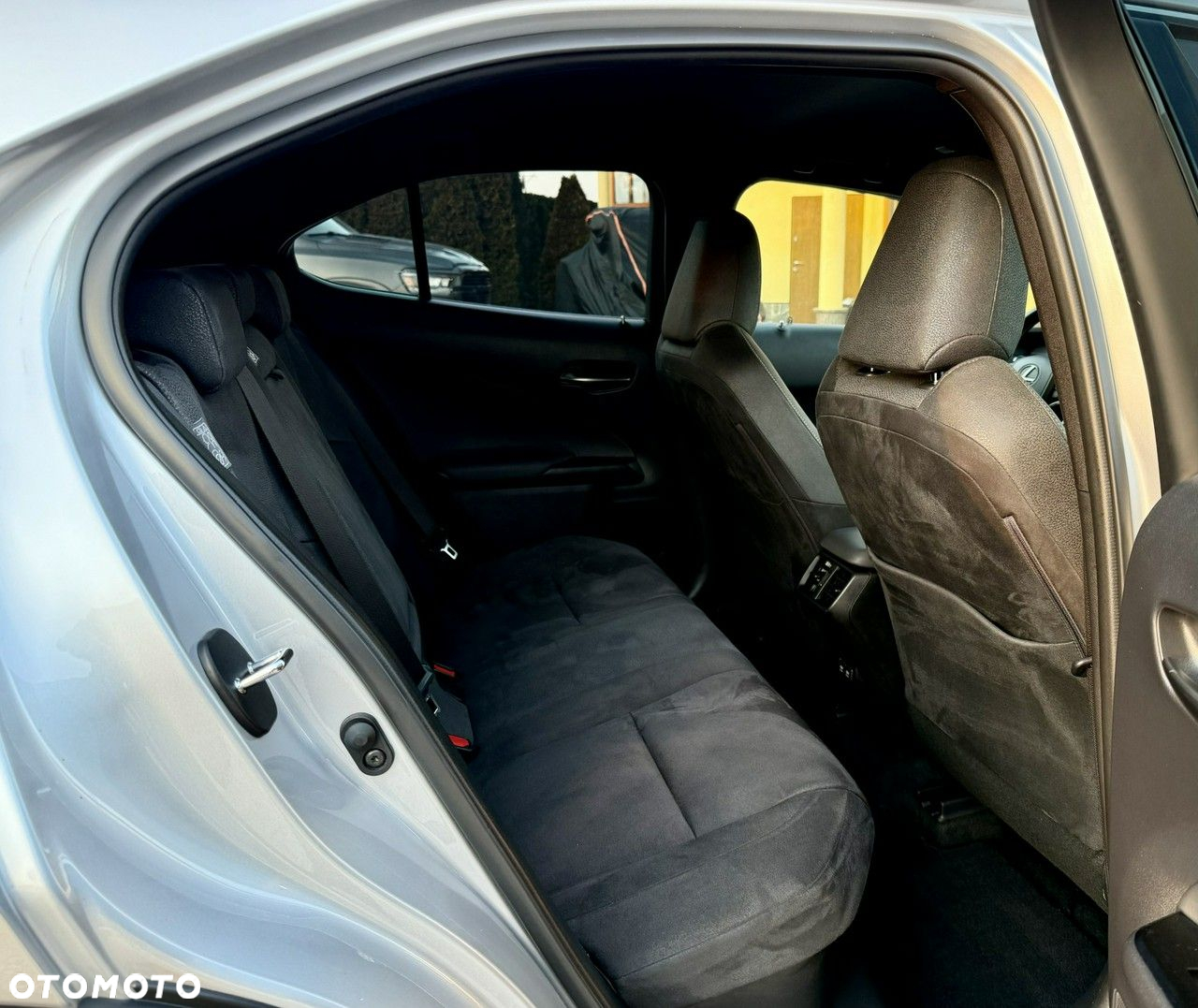Lexus UX 250h Elegance 2WD - 12