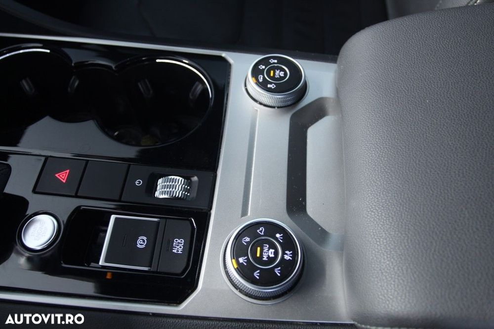 Volkswagen Touareg - 17