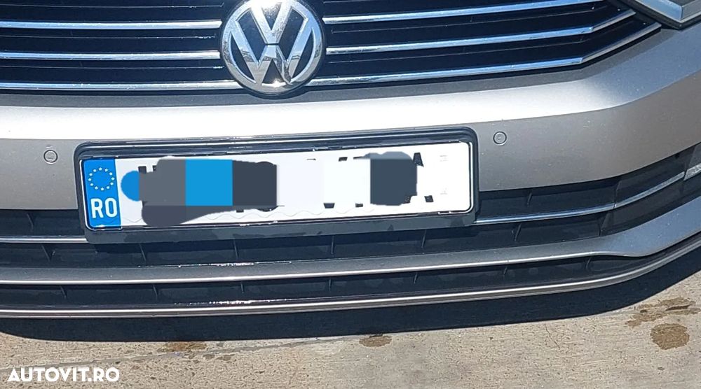 Volkswagen Passat - 1