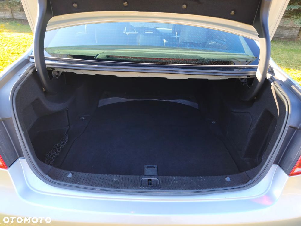 Mercedes-Benz Klasa E 220 CDI DPF BlueEFFICIENCY 7G-TRONIC Elegance - 8