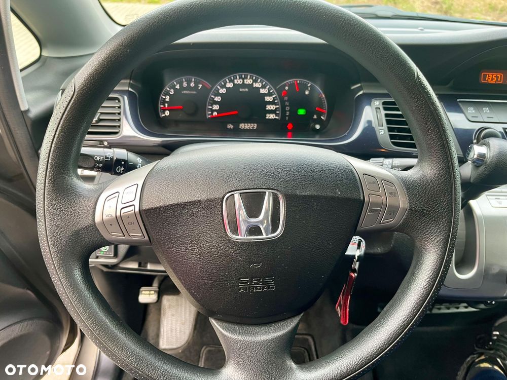 Honda FR-V - 22