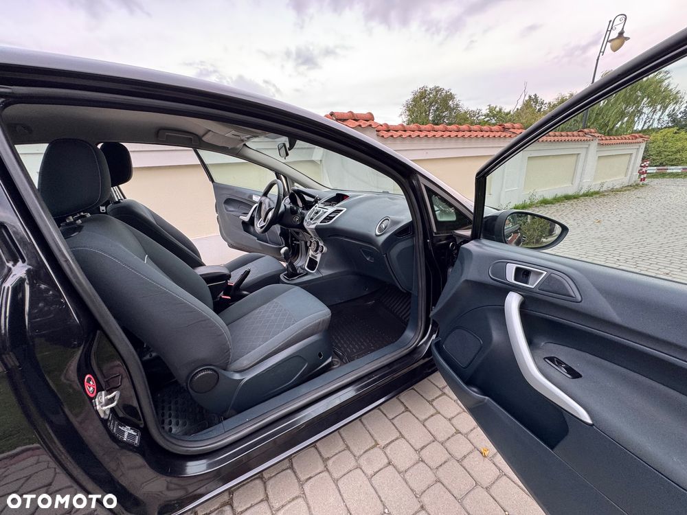 Ford Fiesta - 27