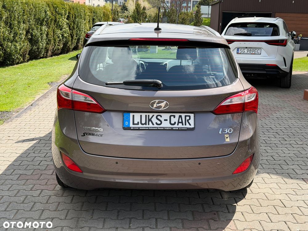 Hyundai i30 blue Kombi 1.4 YES Gold - 4