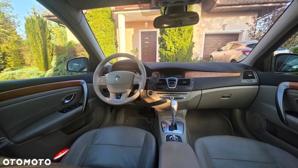 Renault Laguna V6 dCi 235 FAP GT - 13