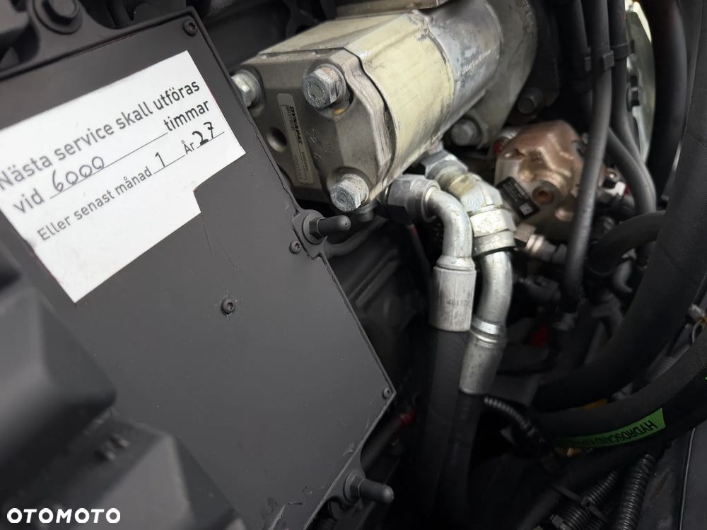 Atlas Copco DYNAPAC CA3500D Walec Drogowy Terenowy Guma-Stal. 12 ton. Import Norwegia 2015rok. Maszyna w pięknym stanie! Wentylacja Klima. Serwisy w Dekra AKTUALNE. Zero zniszczeń IGŁA Po serwisach eksploatacyjnych w Norwegii. Walec z Upadłości od pierwszego właściciela. Posiada system przeciwpożarowy! Obrotowy fotel wraz ze sterowaniem. Gniazdo 230volt. Dokumenty Dekra! Silnik Cummins 140Km. Nagłośnienie radio na pilot! Usb. Zero luzów i wycieków! - 21