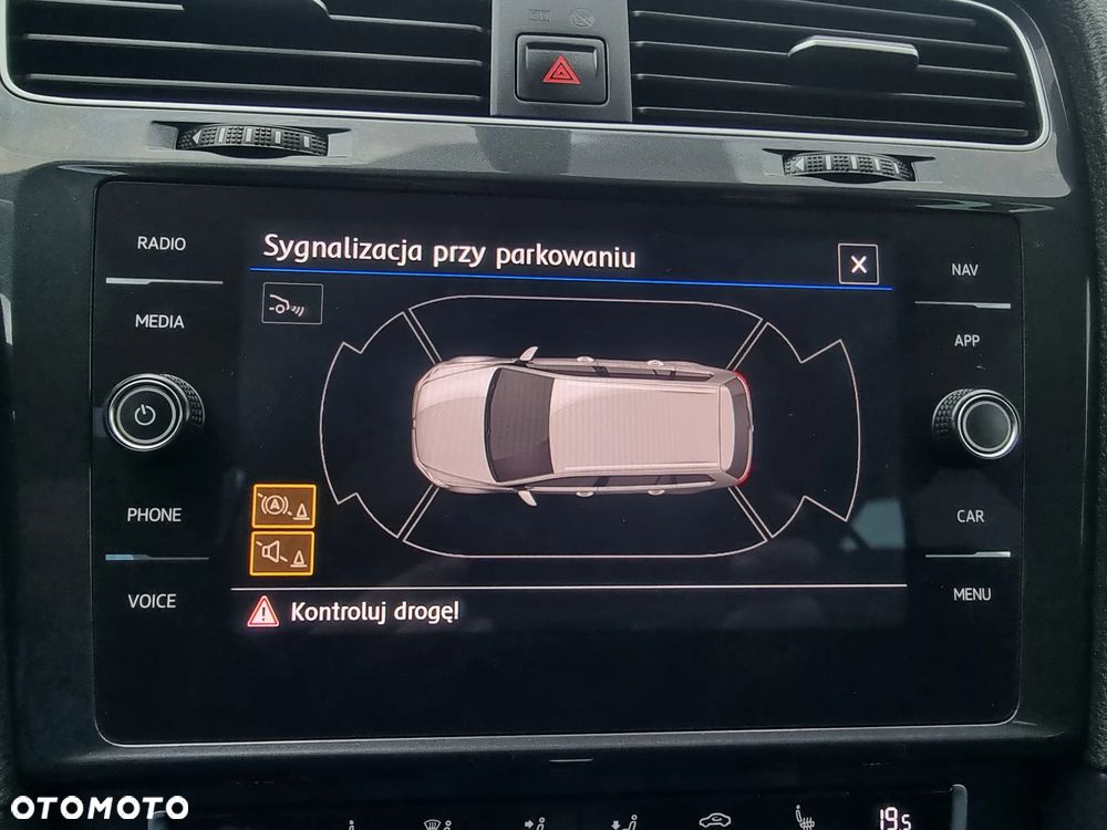 Volkswagen Golf 2.0 TDI SCR DSG R-Line - 20