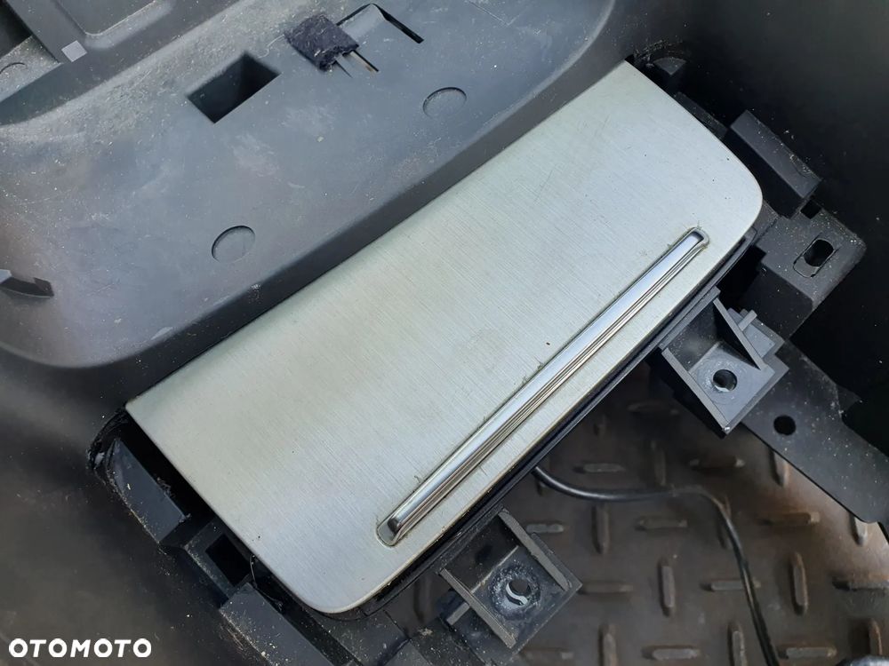 AUDI TT 8J TUNEL ŚRODKOWY SKÓRA ZAPALNICZKA POPIELNICZKA SCHOWEK 8J1863242B 8J0857951A - 6