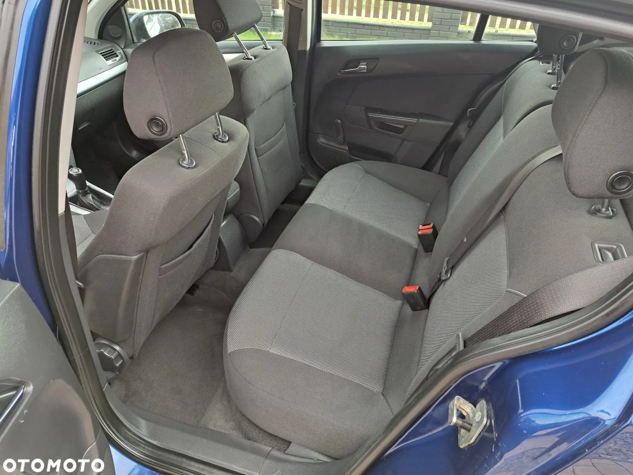 Opel Astra 1.6 150 Jahre - 10