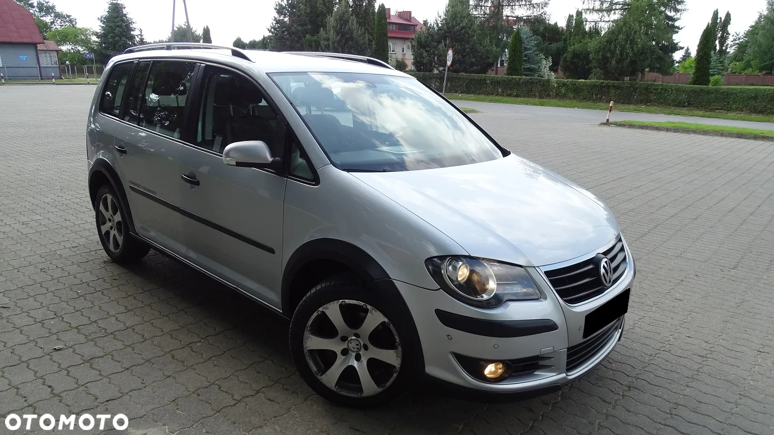Volkswagen Touran 1.9 TDI DPF Cross DSG - 2