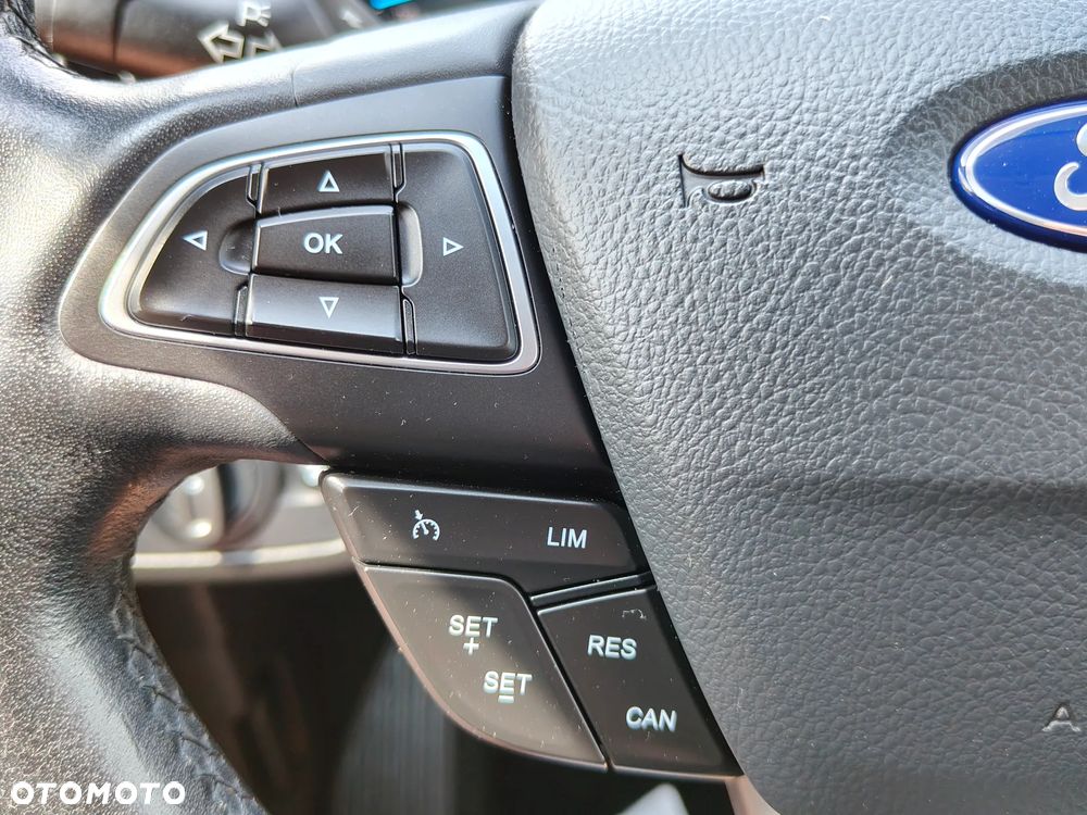 Ford Kuga - 34