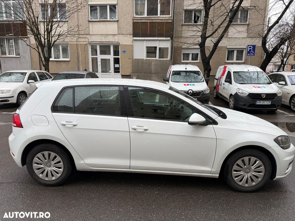 Volkswagen Golf - 1