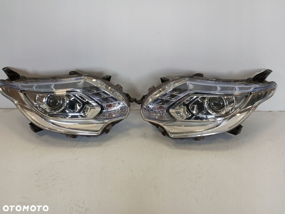 Lampa LAMPY BIXENON XENON MITSUBISHI L200 18R - 2