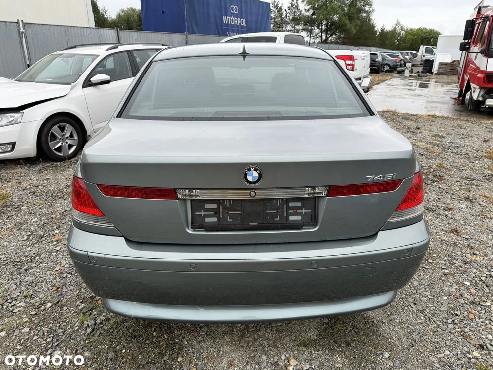 BMW Seria 7 745i - 4