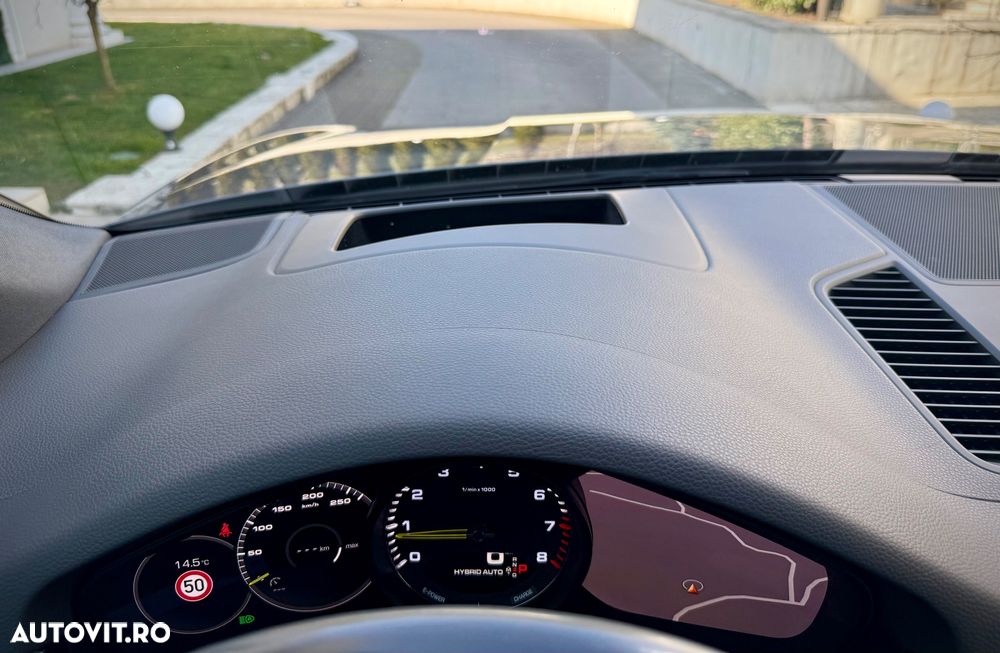 Porsche Cayenne Coupe E-Hybrid Tiptronic S Platinum Edition - 9