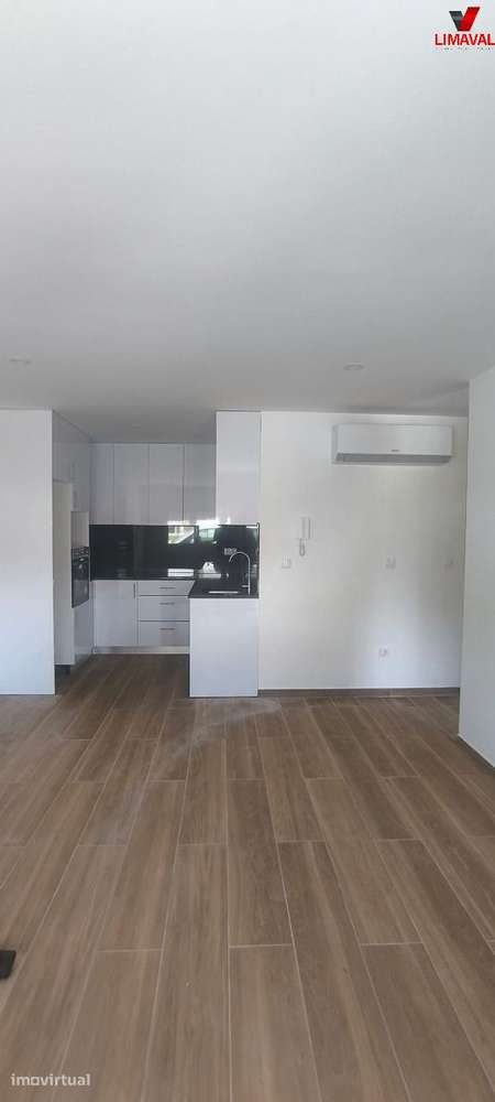 Moradia em banda, nova, para arrendamento, Barcelos - Pousa - Grande imagem: 2/11