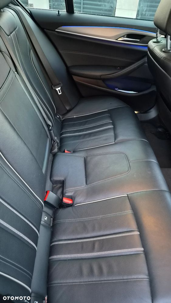 BMW Seria 5 520d xDrive - 14