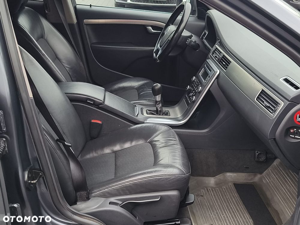 Volvo V70 D3 Momentum - 10