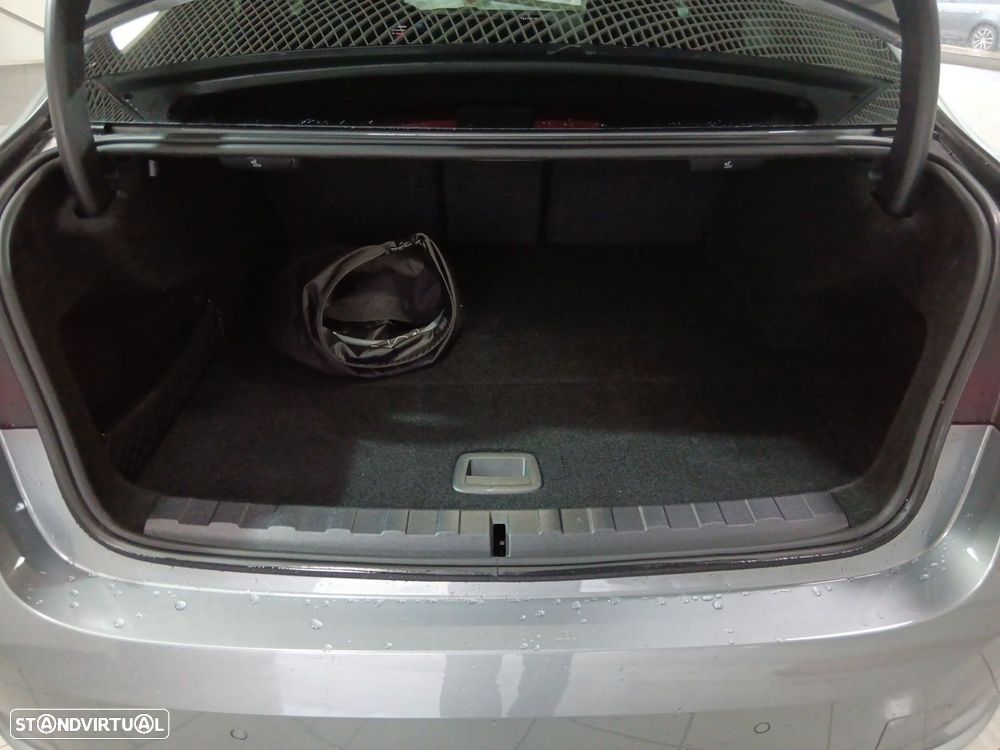 BMW 320 e Auto - 21