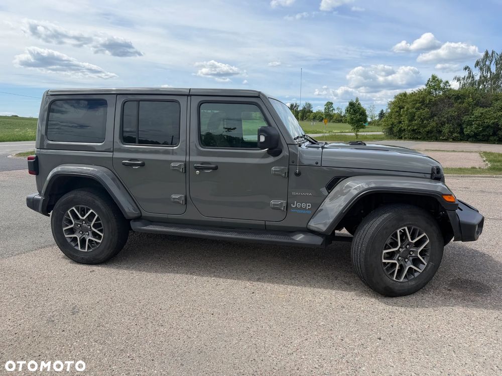 Jeep Wrangler - 4
