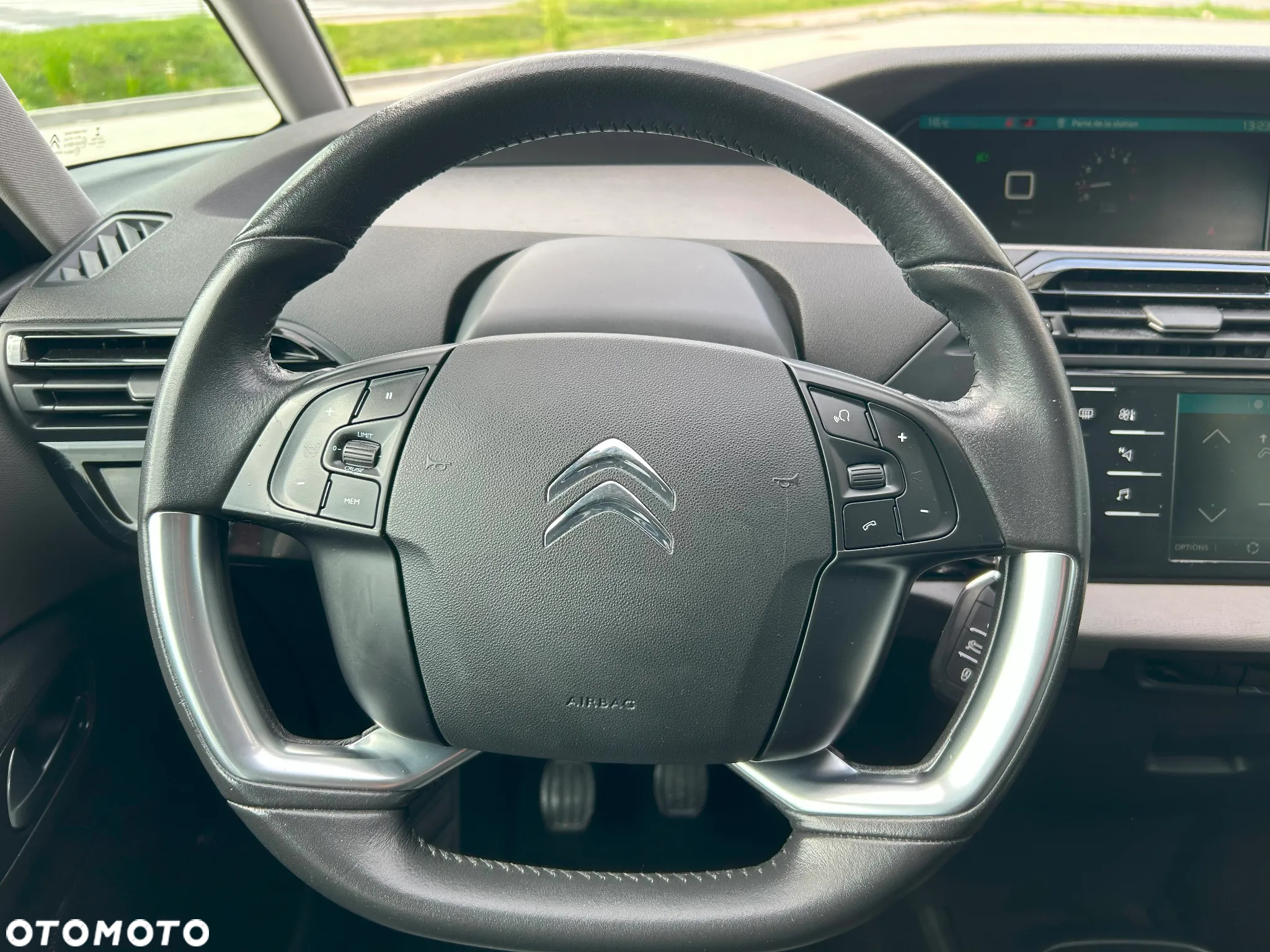 Citroën C4 SpaceTourer PureTech 130 Stop&Start FEEL - 24
