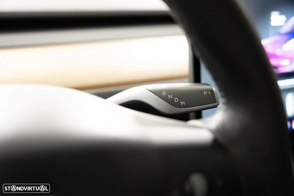 Tesla Model Y Long Range Dual Motor AWD - 16