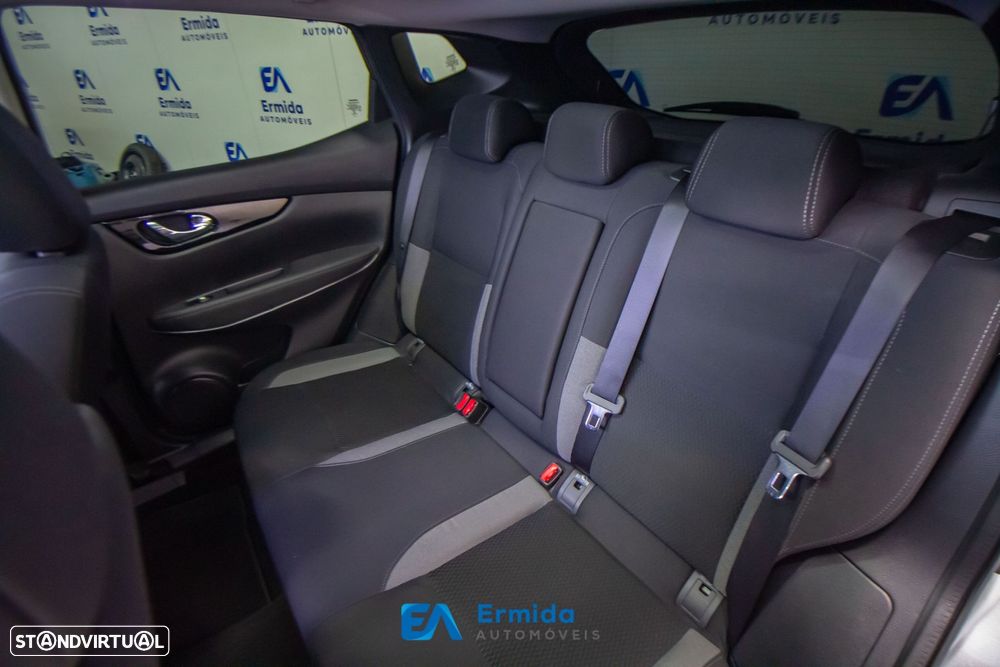 Nissan Qashqai 1.5 dCi N-Connecta - 25