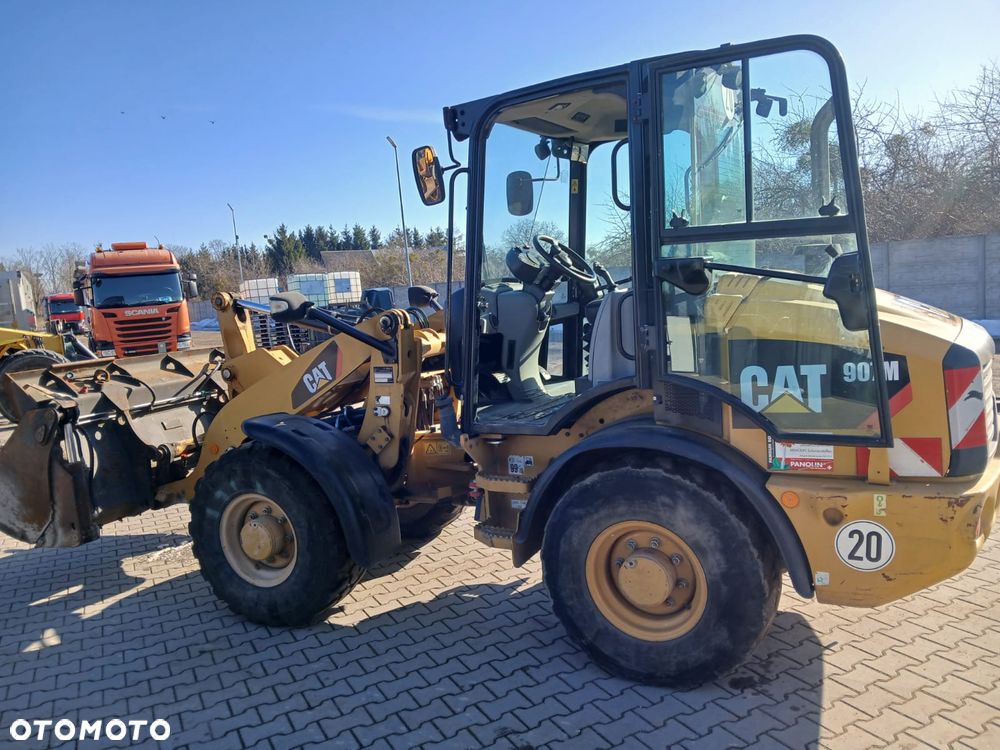 Caterpillar 907M - 6