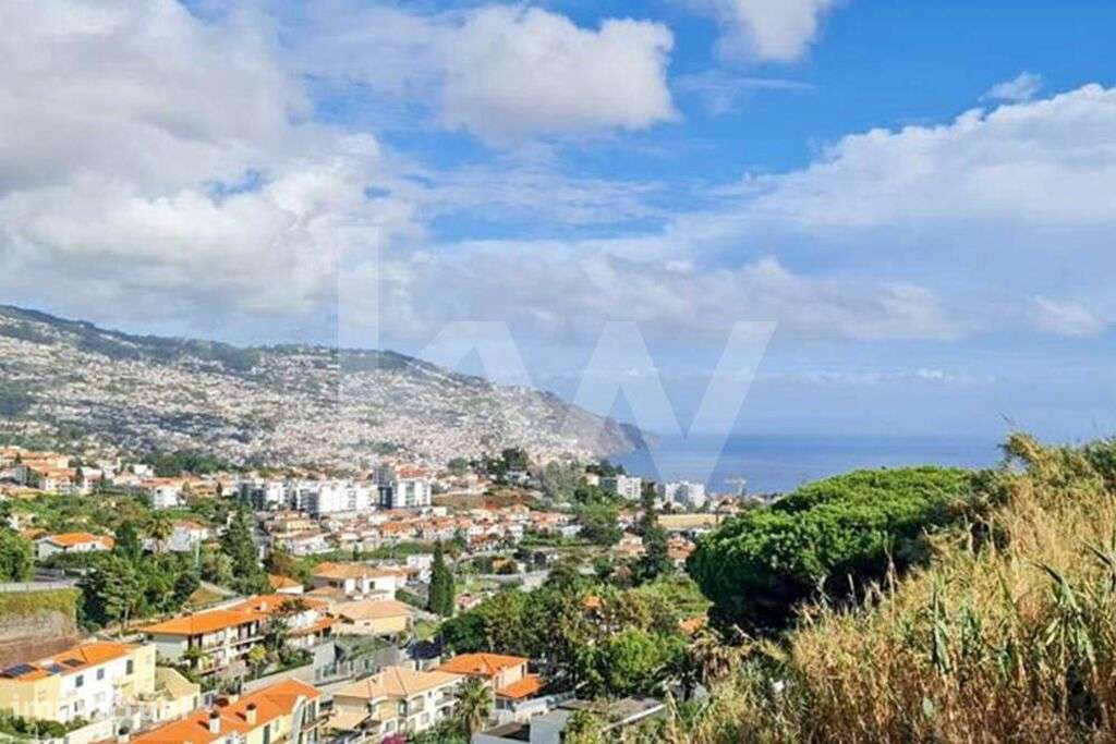 Terreno com 779m2 nas Virtudes com vista magnifica sobre a baía do Fun - Grande imagem: 2/6