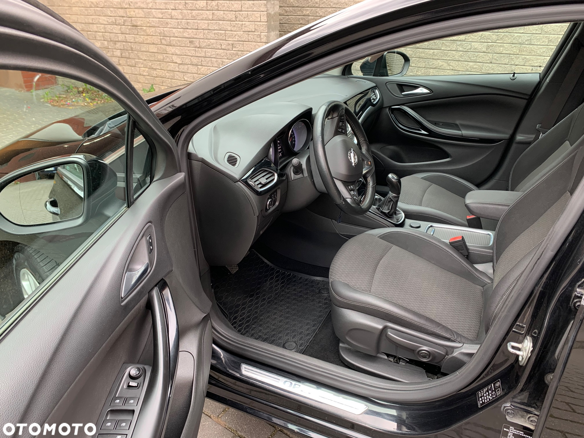 Opel Astra 1.6 BiTurbo D (CDTI) Start/Stop Dynamic - 4