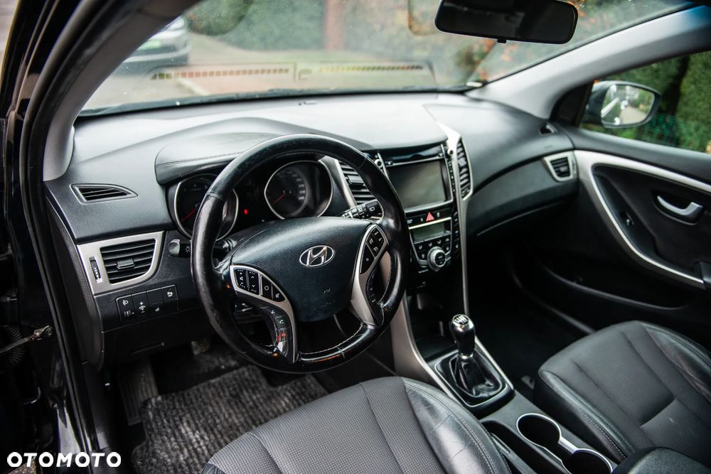 Hyundai i30 blue Kombi 1.6 GDi Passion - 19