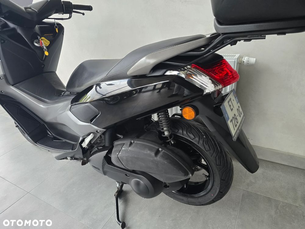 Yamaha NMAX - 16