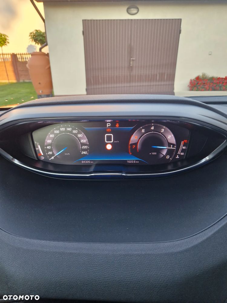 Peugeot 3008 1.2 PureTech Allure S&S EAT8 - 12