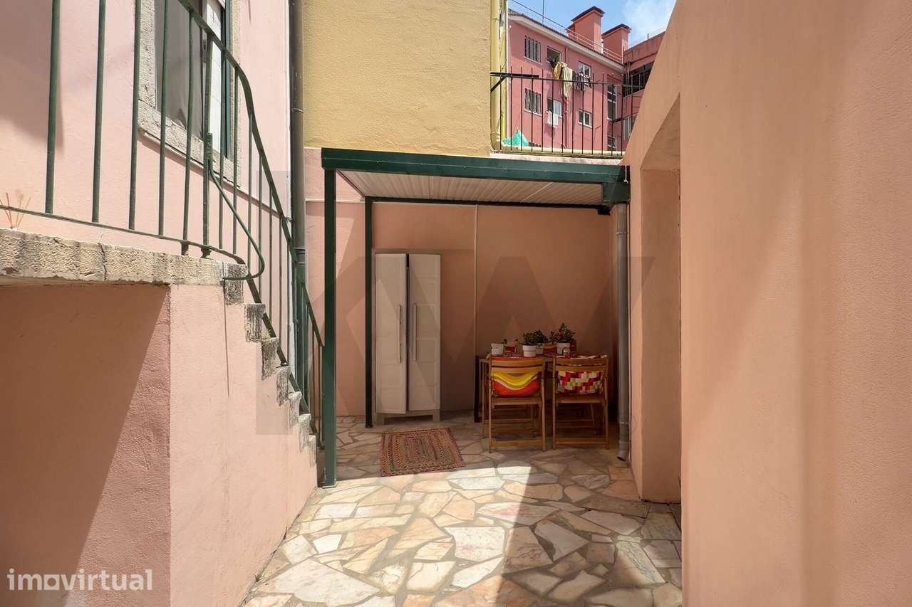T1+1 Totalmente Remodelado com Terraço Privativo de 20 m2 em Arroios - Grande imagem: 3/23