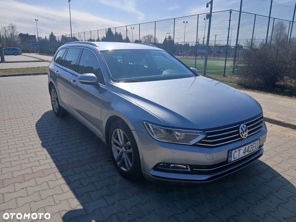 Volkswagen Passat 2.0 TDI SCR DSG Trendline - 2