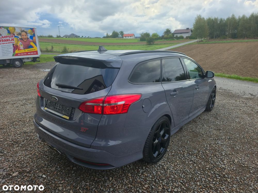 Ford Focus 2.0 EcoBoost ST - 23