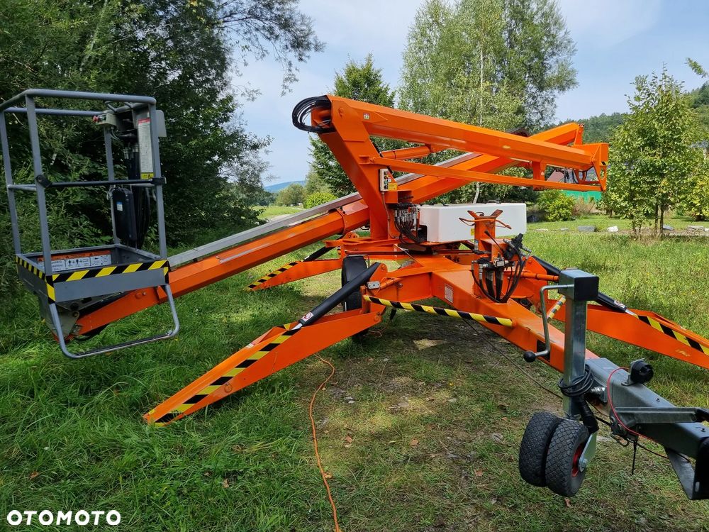 Nifty 170 HAC Zwyżka koszowa 17 metrów Podnośnik. jak Nowa z salonu 2015rok. PRĄD 230v. 4 sekcje sterowania na dole Nowy model! Z komuny Norweskiej. Używana była 1 raz do roku. Serwisowana w DEKRA do końca OKAZJA. Zwyżka Obrotowa. Poziomowanie kosza. Pełna Hydraulika. Ani deka luzów i wycieków. Zadbany sprzęt. Posiadam 2 identyczne sztuki. Druga z 2020 roku! - 21