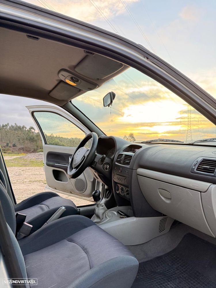 Renault Clio 1.4 16V Privilège - 7