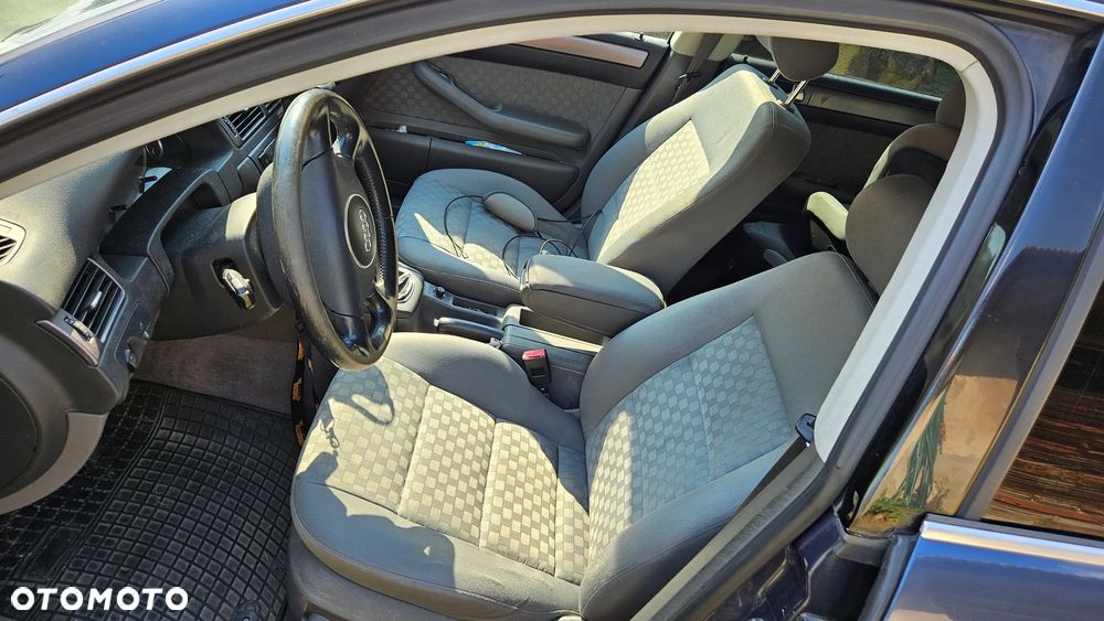 Audi A6 Avant 2.4 quattro - 8