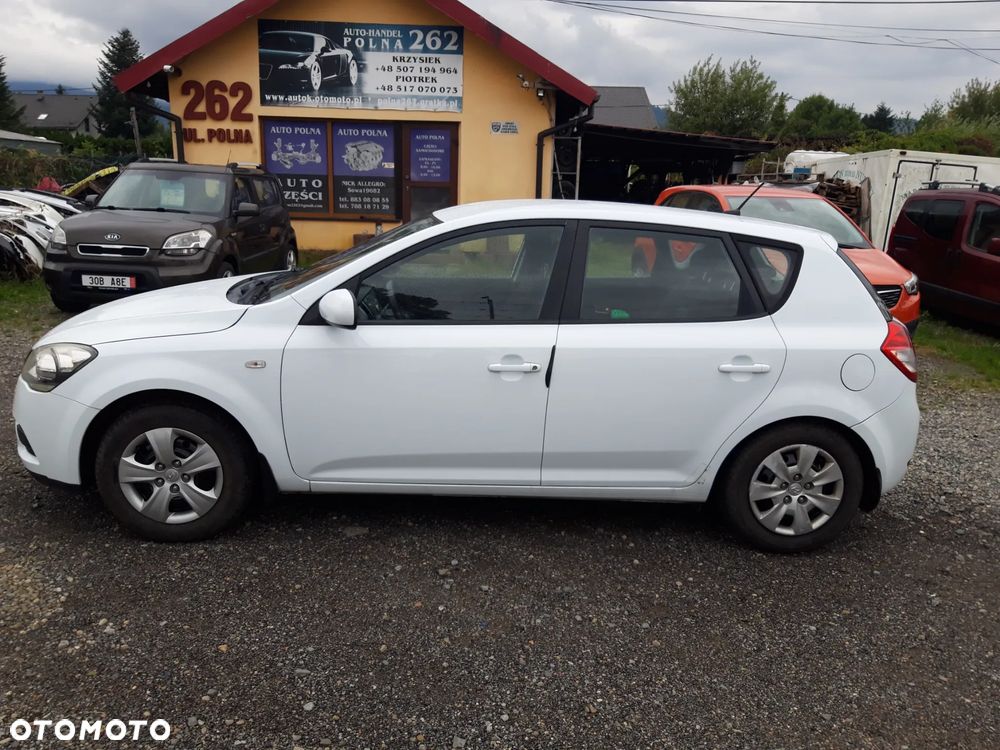 Kia Ceed 1.4 CVVT Attract - 1