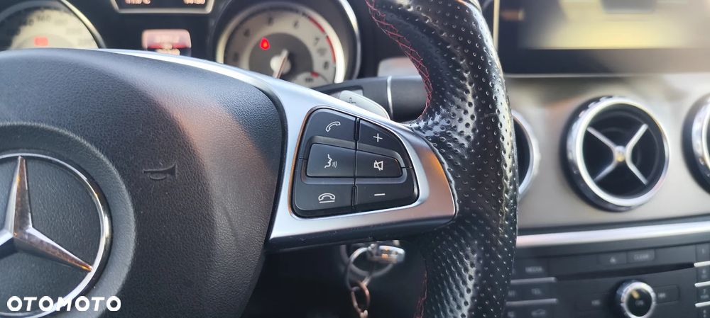 Mercedes-Benz GLA 200 7G-DCT AMG Line - 18