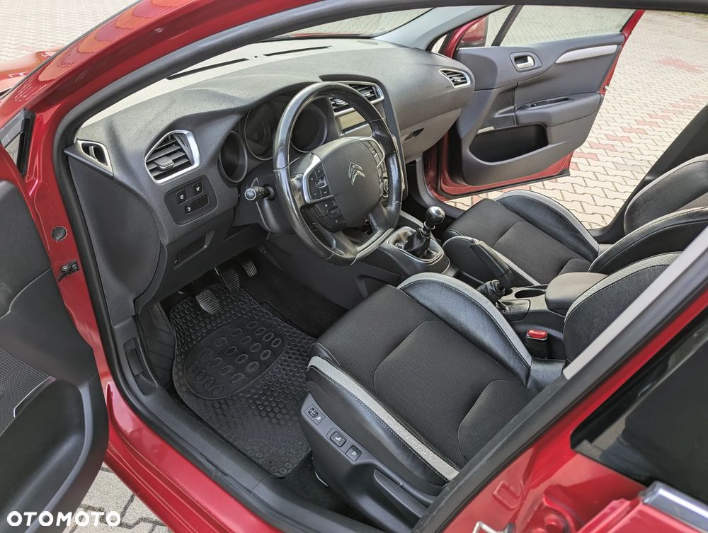 Citroën C4 e-HDi 110 Exclusive - 32