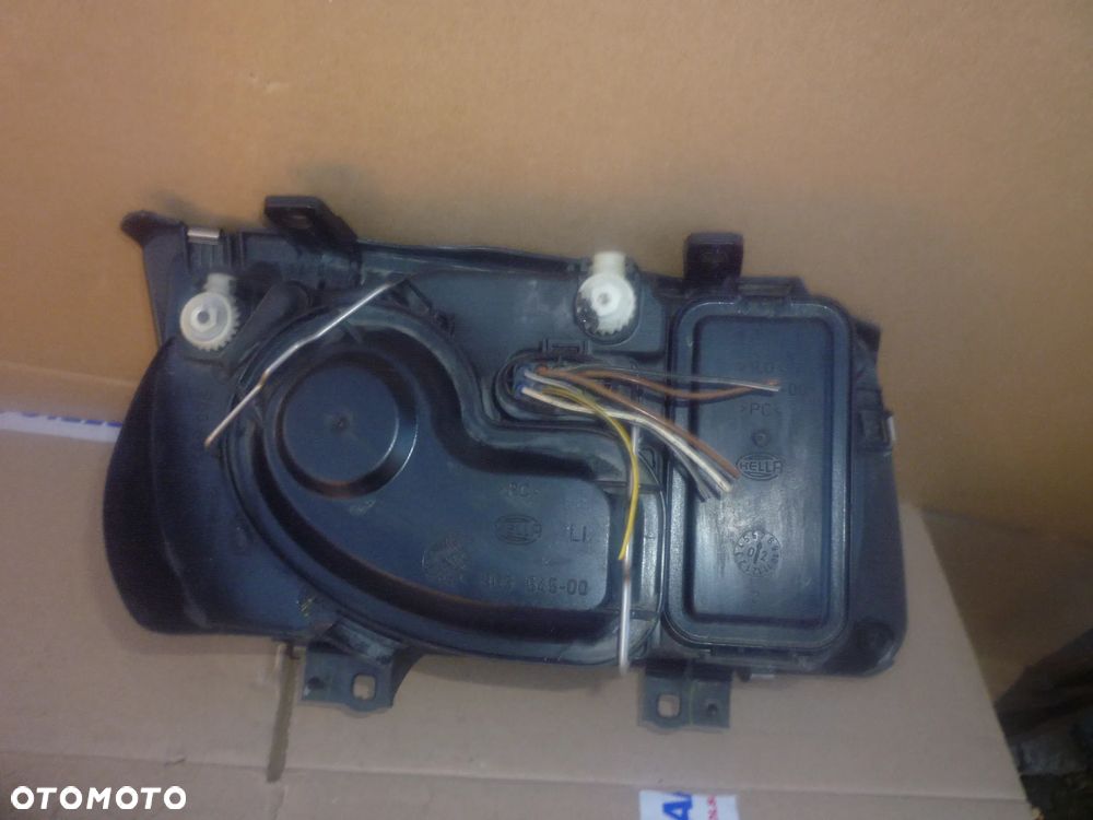 Lampa lewa VW Bora Hella Europa - 3