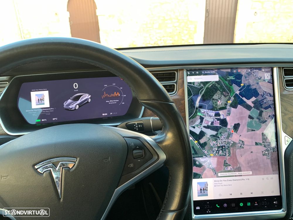 Tesla Model S - 6