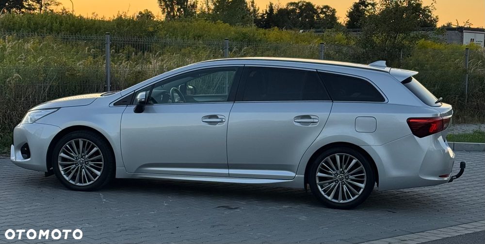 Toyota Avensis 1.8 Executive - 17