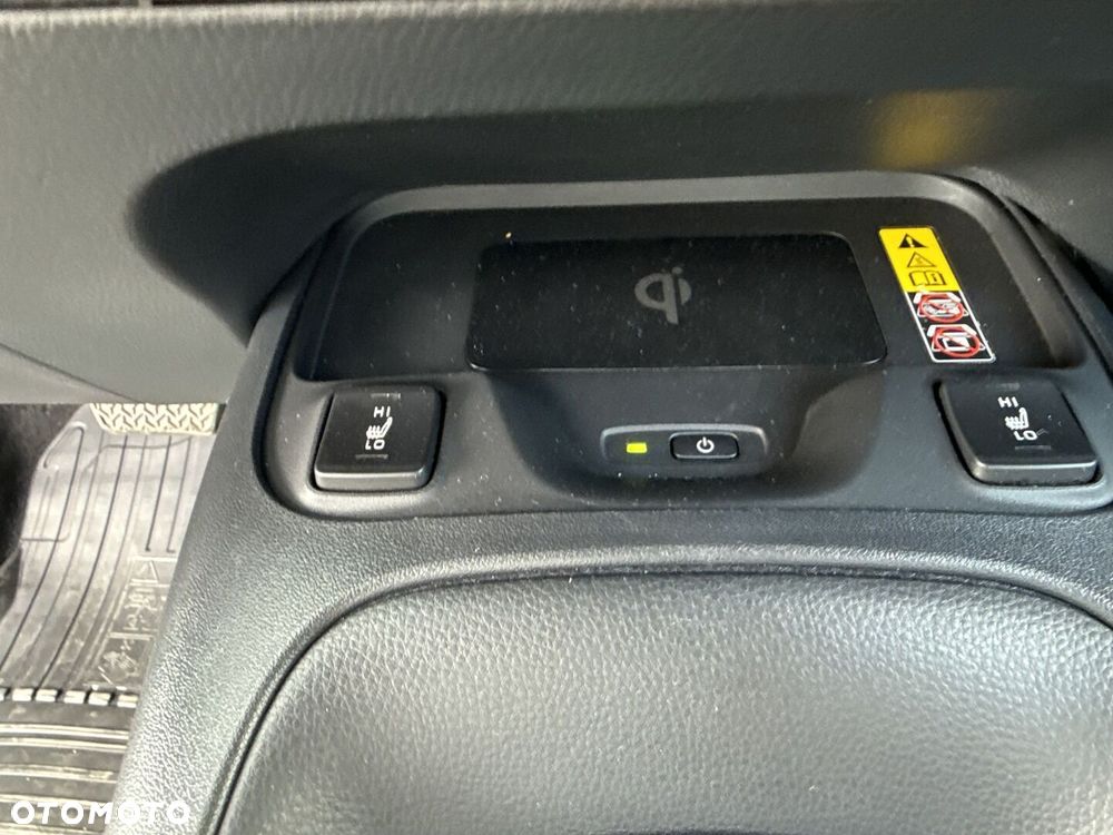 Toyota Corolla 1.8 Hybrid Comfort - 22